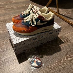 Nike air max 1 kasina womens sz 7/mens 5.5